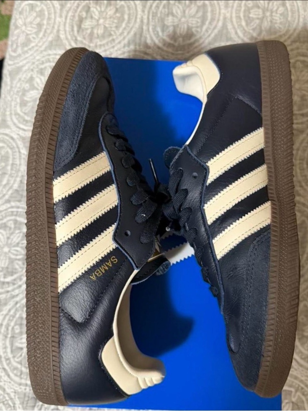 Adidas Samba Men’s 8.5 Navy and Cream Sneakers (New w Box)